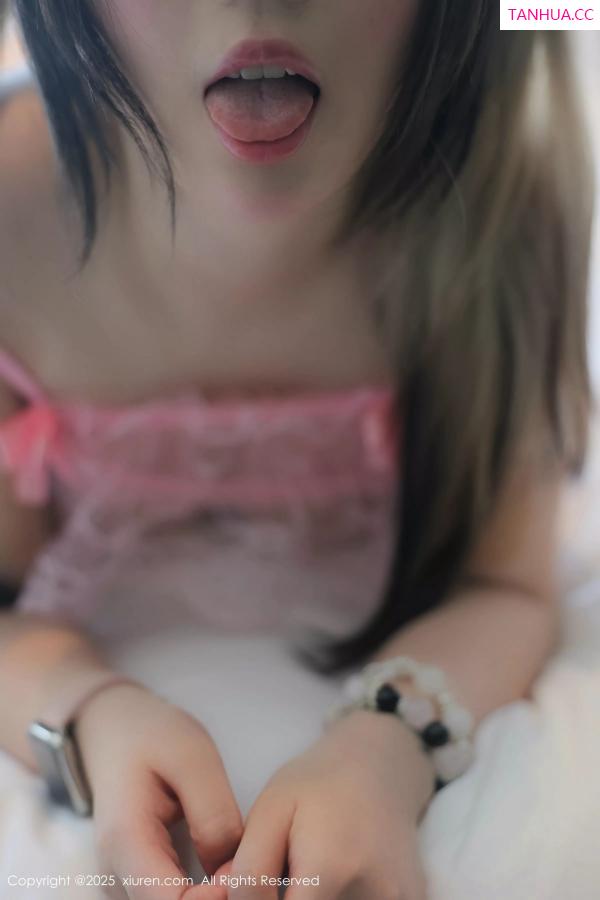   [XiuRen]高清写真图 2025.05.12 No.10262 诺诺Hsu 粉色情趣第34张图片